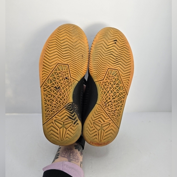 Nike | Kobe Mentality 2 'Komodo' gray black sporty low-top sneakers | WMS 7 - Picture 12 of 12